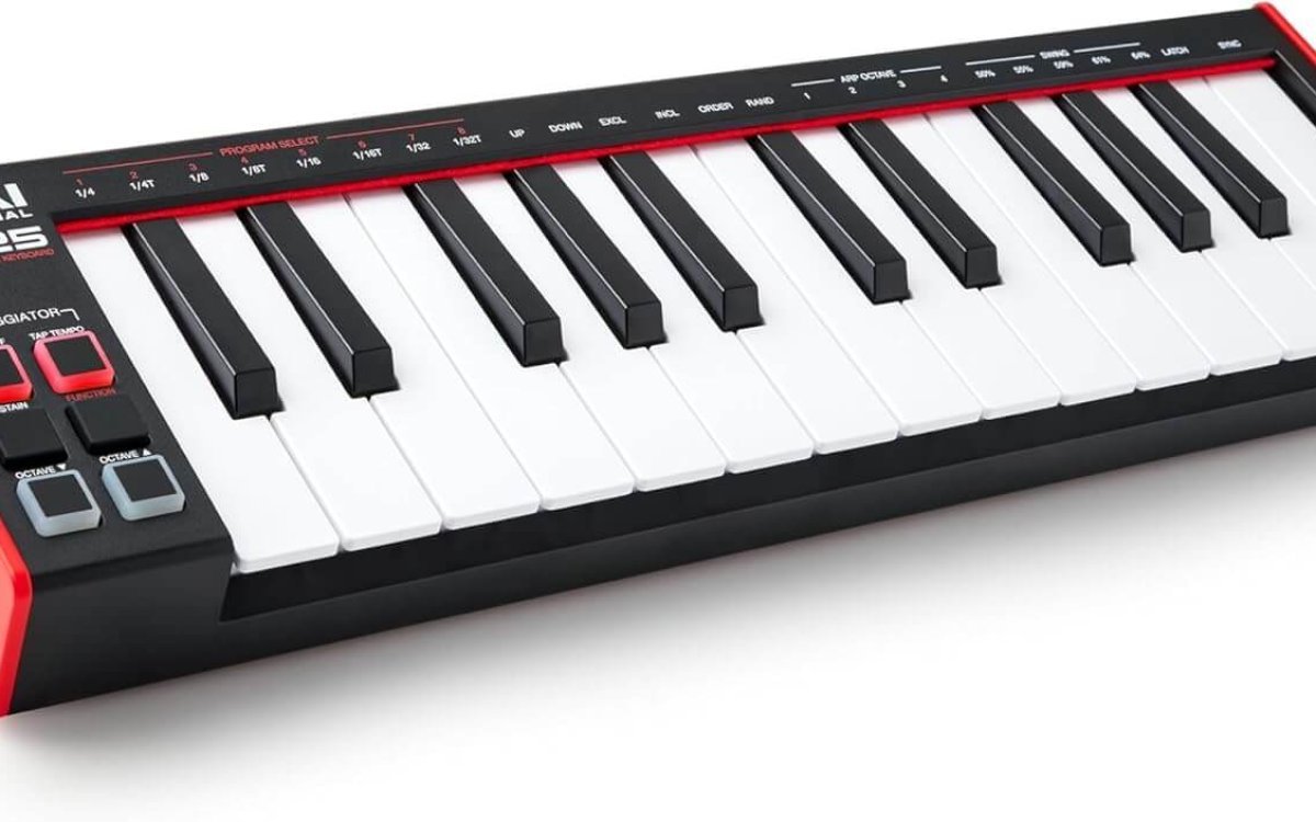 AKAI Professional LPK25 - USB MIDI Keyboard Controller with 25 Responsive Synth Keys for Mac and PC